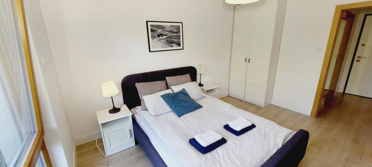 Central Apartments Baltica 1 & Parking 格但斯克 外观 照片